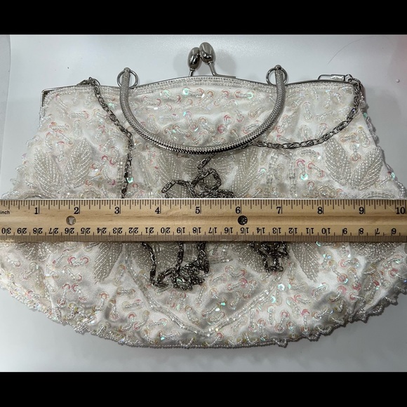 $12 Vintage style beaded purse $12 if bundled - Picture 9 of 12